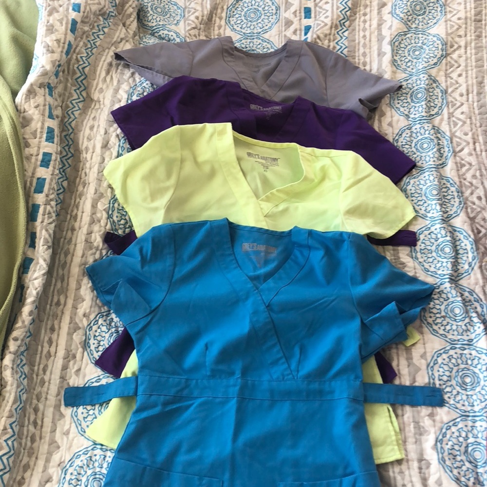 Grey’s anatomy scrub tops size XS